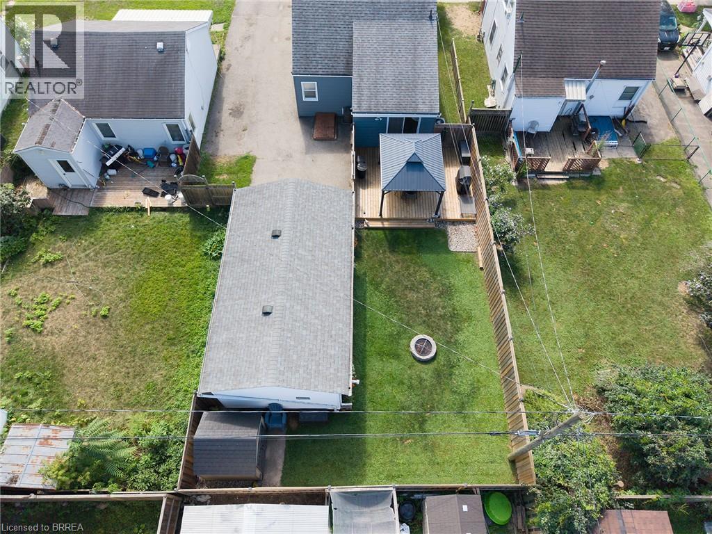 77 Eighth Avenue, Brantford, ON - Outdoor