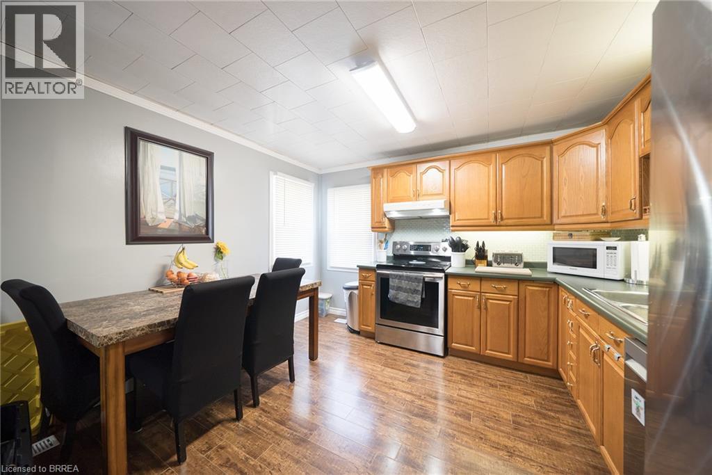 77 Eighth Avenue, Brantford, ON - Indoor