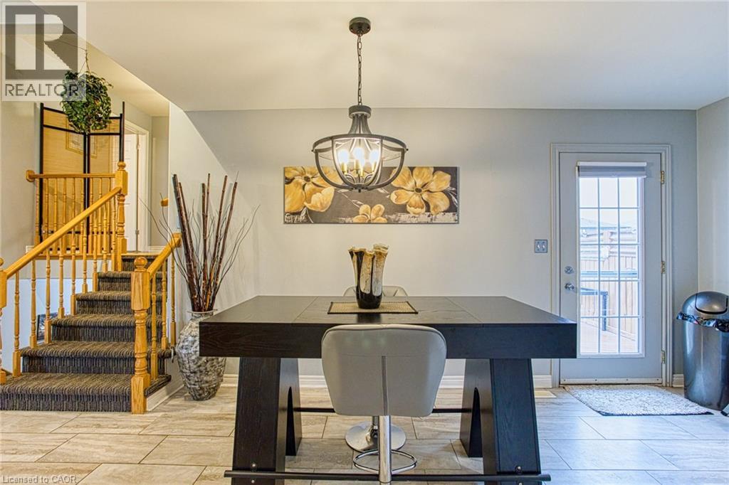 7192 Kelly Drive, Niagara Falls, ON - Indoor Photo Showing Dining Room