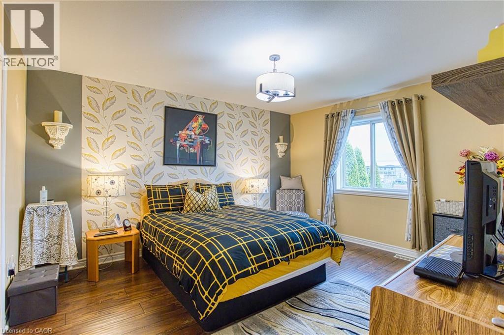 7192 Kelly Drive, Niagara Falls, ON - Indoor Photo Showing Bedroom