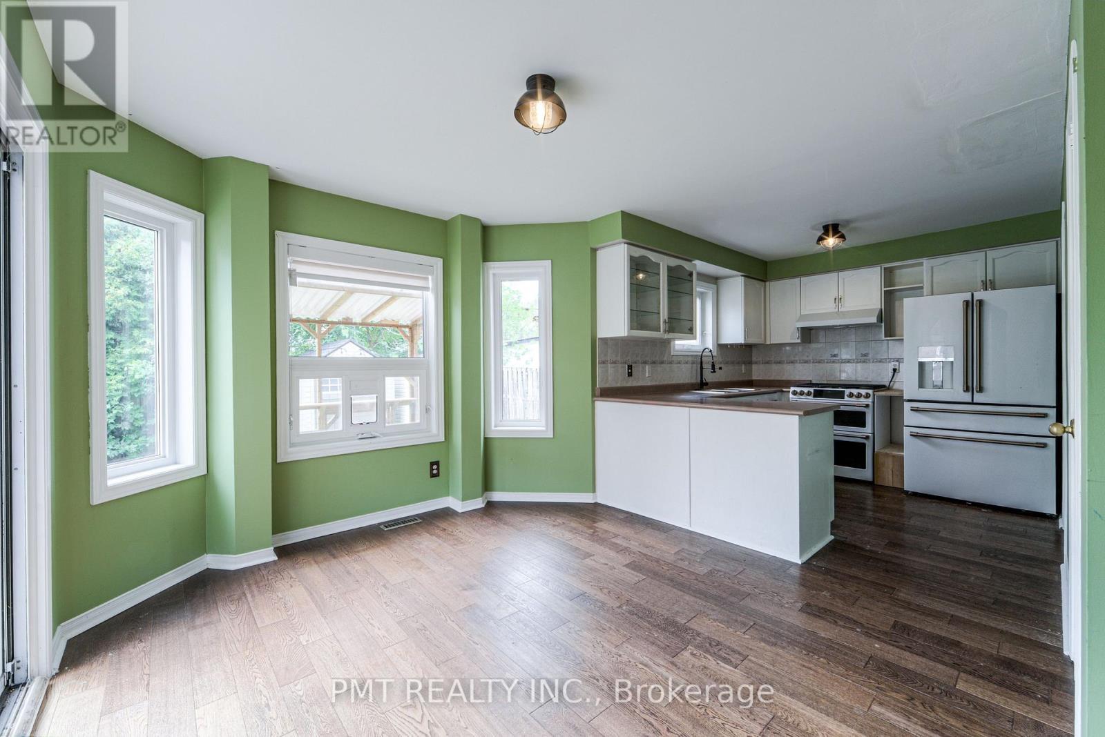 6364 Alderwood Trail, Mississauga, ON - Indoor Photo Showing Kitchen