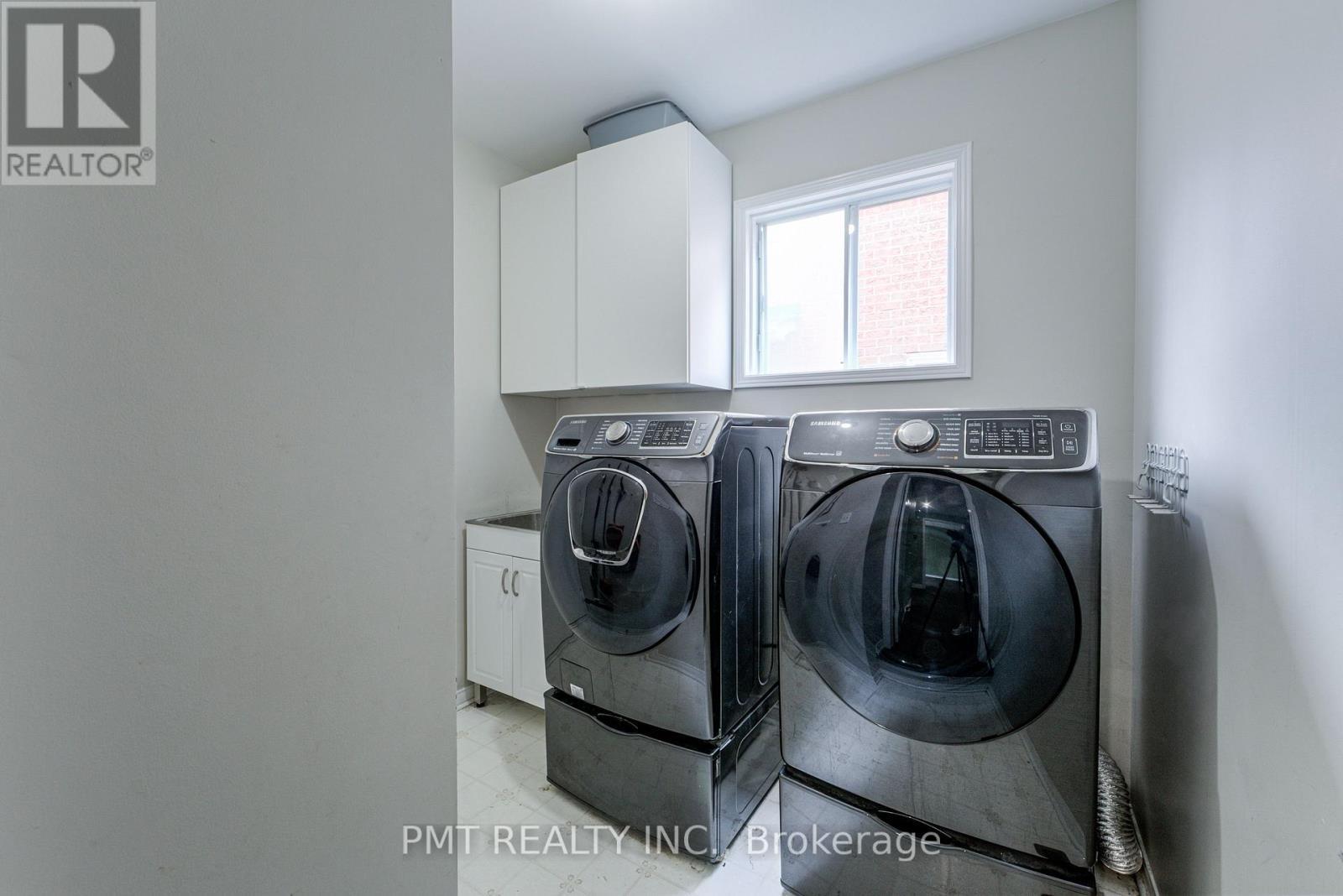 6364 Alderwood Trail, Mississauga, ON - Indoor Photo Showing Laundry Room