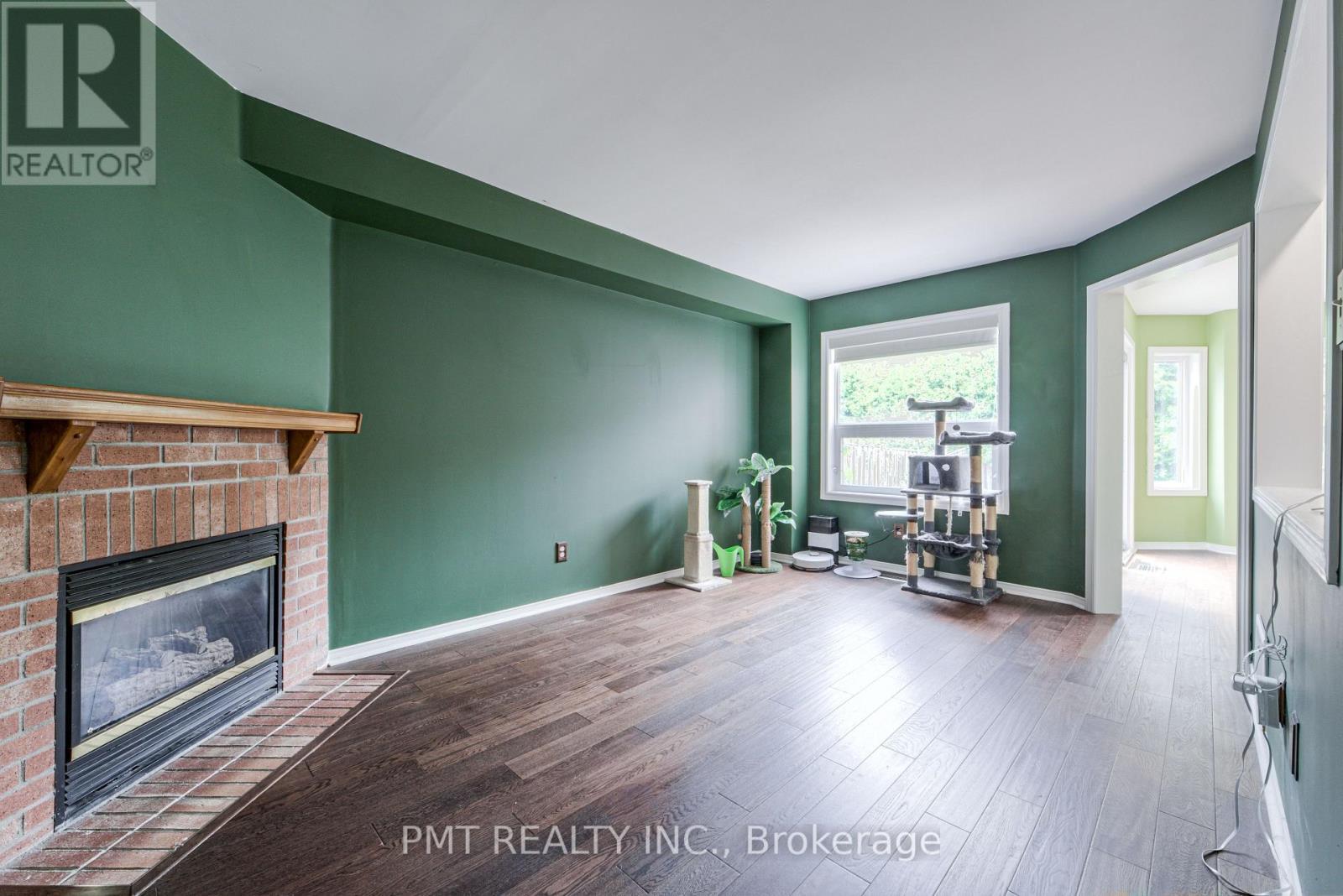 6364 Alderwood Trail, Mississauga, ON - Indoor With Fireplace
