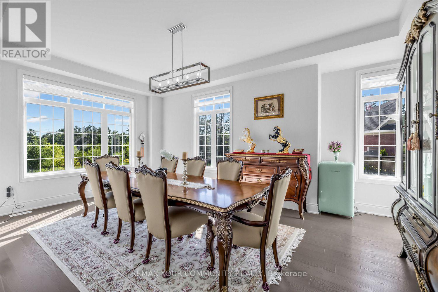 19 Redmond Crescent, Springwater, ON - Indoor Photo Showing Dining Room