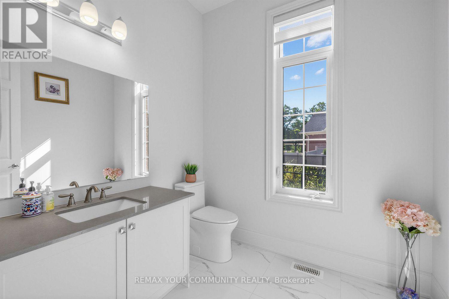 19 Redmond Crescent, Springwater, ON - Indoor Photo Showing Bathroom