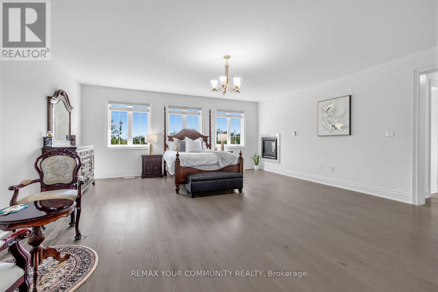 19 Redmond Crescent, Springwater, ON - Indoor Photo Showing Other Room
