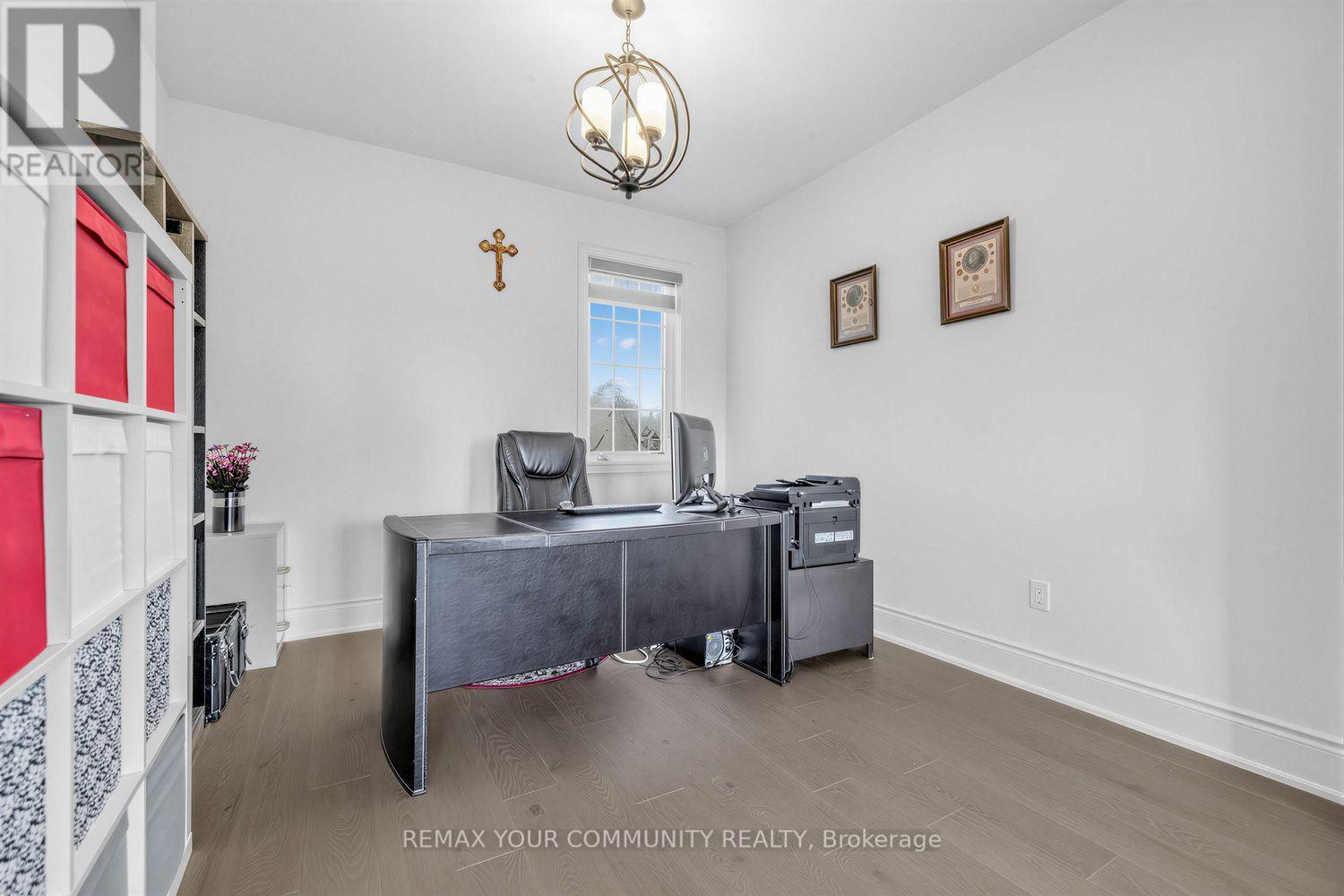 19 Redmond Crescent, Springwater, ON - Indoor Photo Showing Office