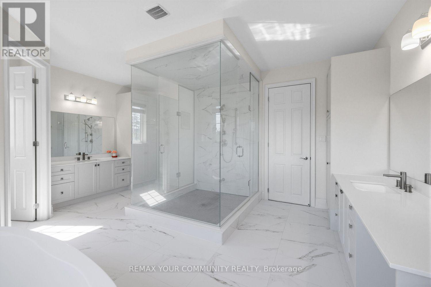 19 Redmond Crescent, Springwater, ON - Indoor Photo Showing Bathroom