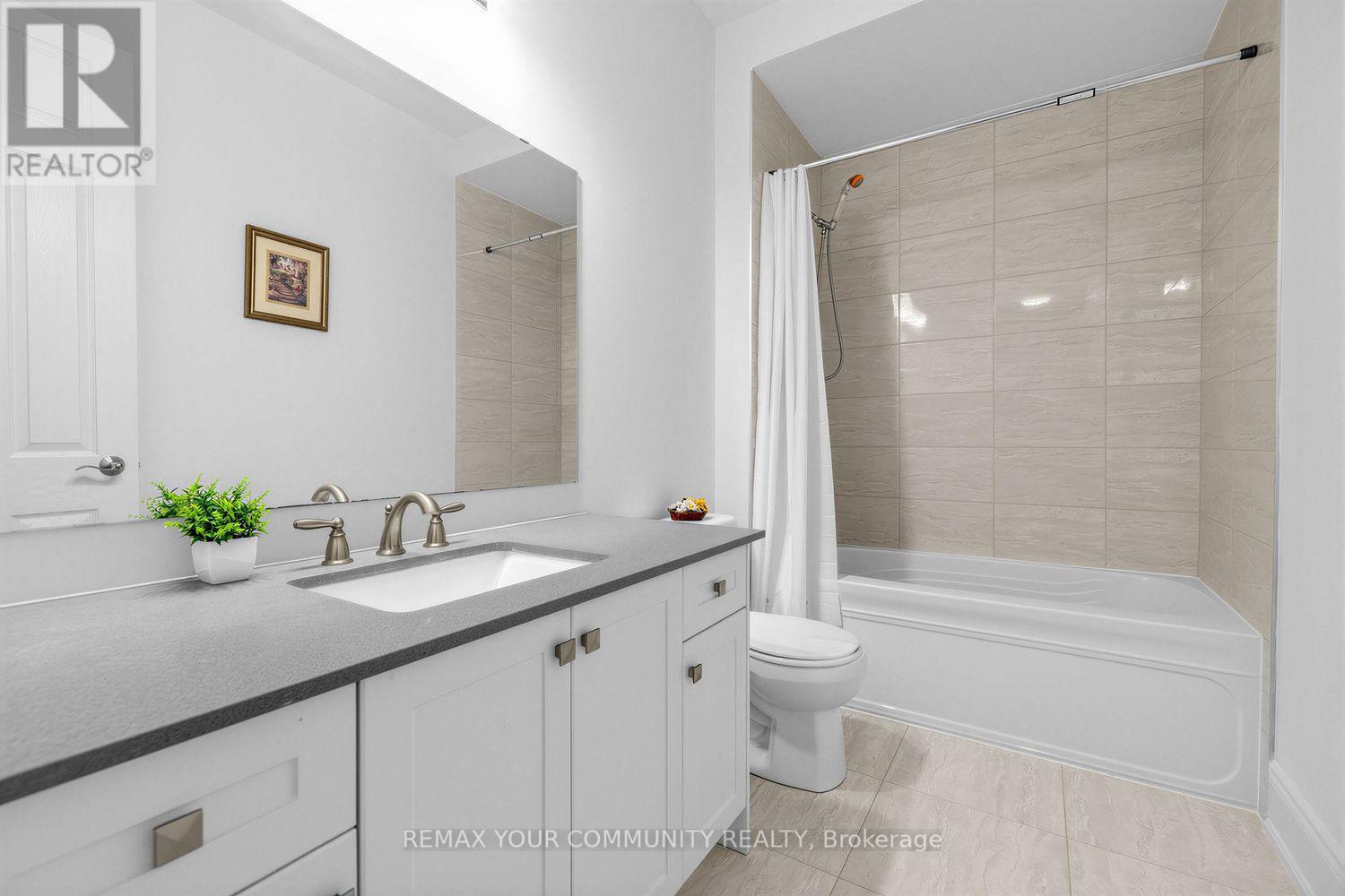 19 Redmond Crescent, Springwater, ON - Indoor Photo Showing Bathroom
