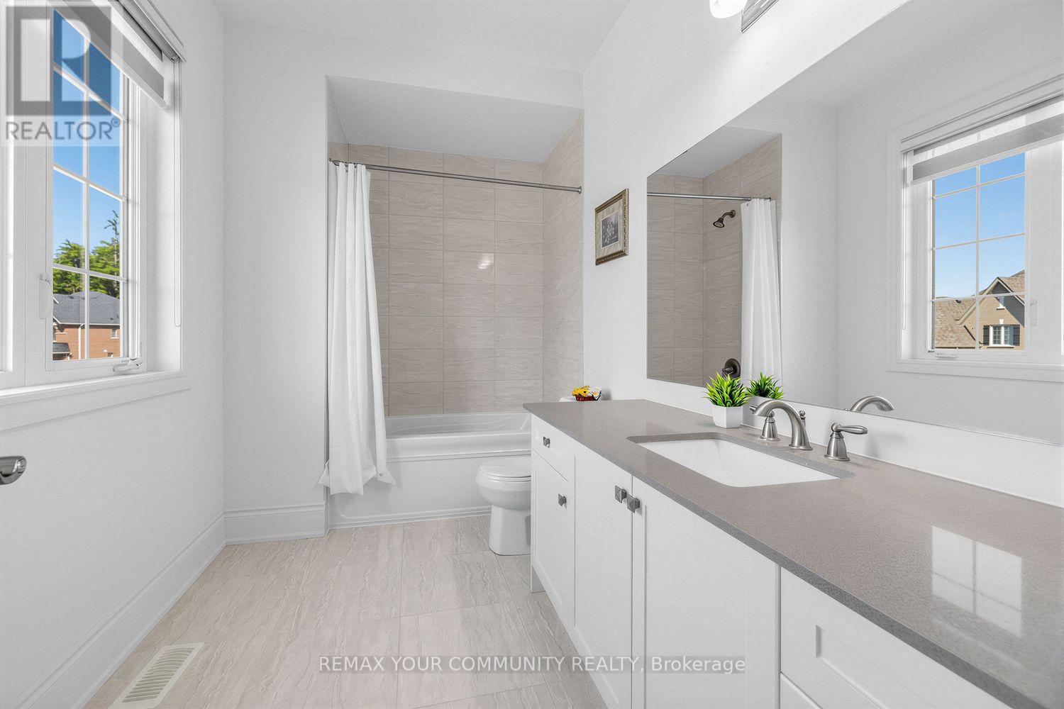 19 Redmond Crescent, Springwater, ON - Indoor Photo Showing Bathroom