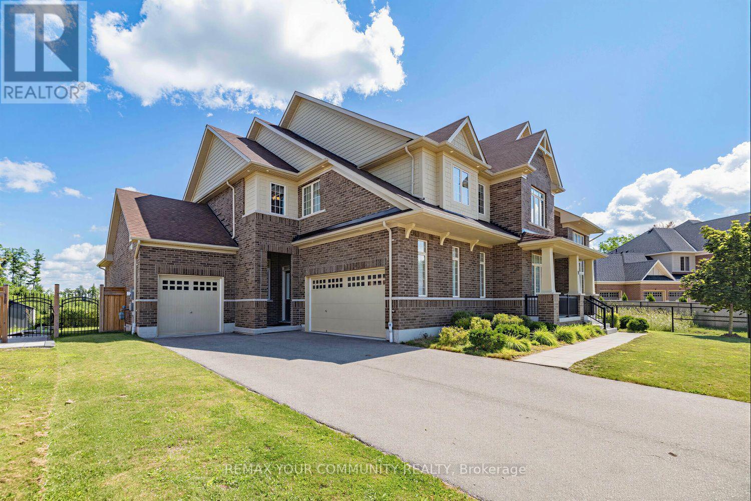 19 Redmond Crescent, Springwater, ON - Outdoor With Facade