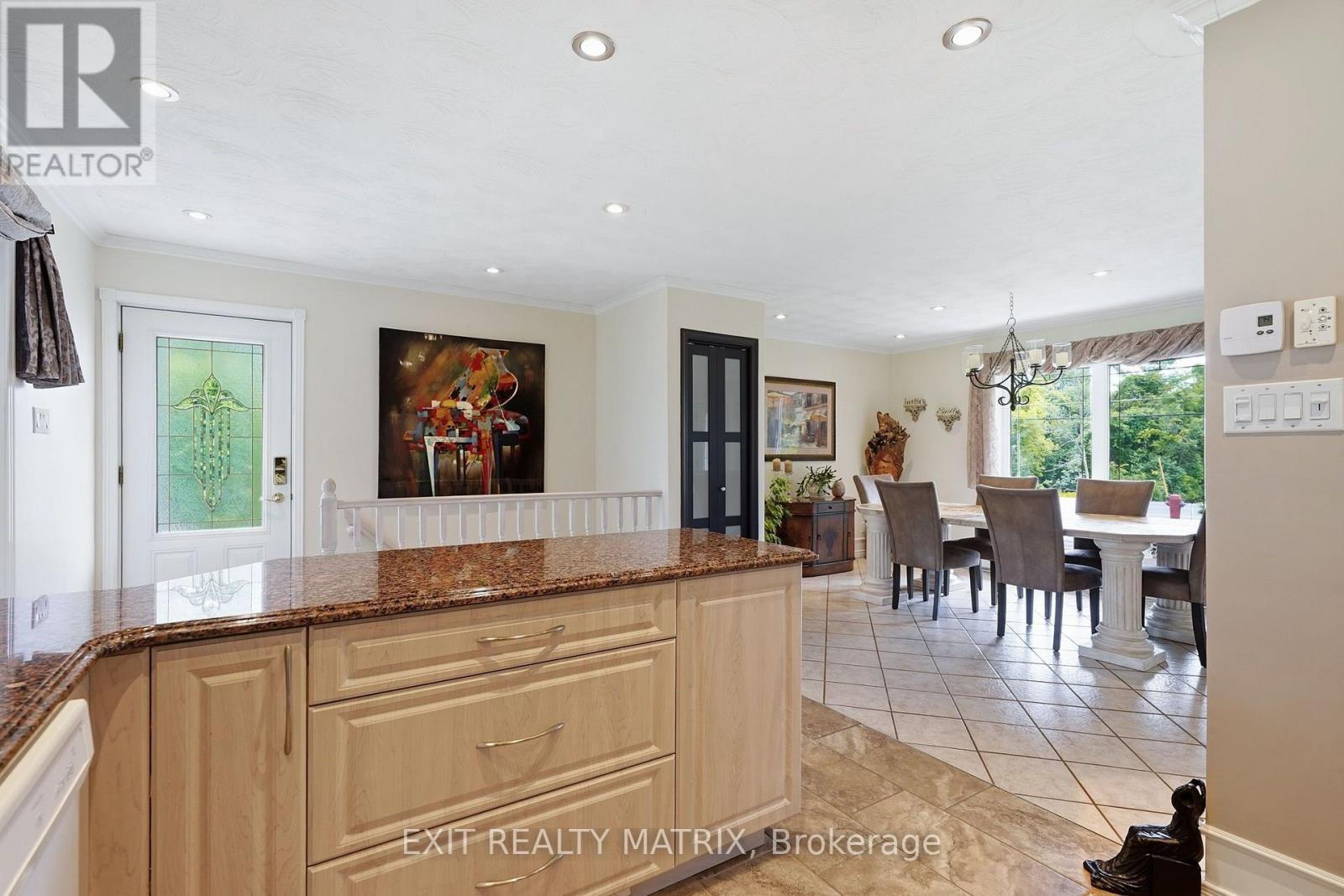 554 Front Road, Champlain, ON - Indoor