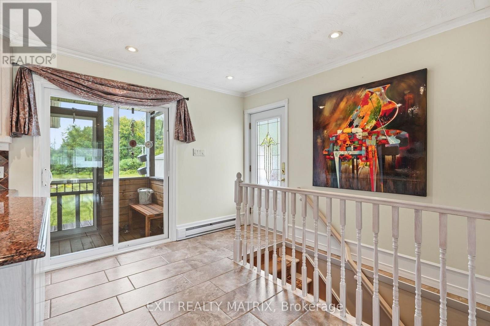 554 Front Road, Champlain, ON - Indoor Photo Showing Other Room
