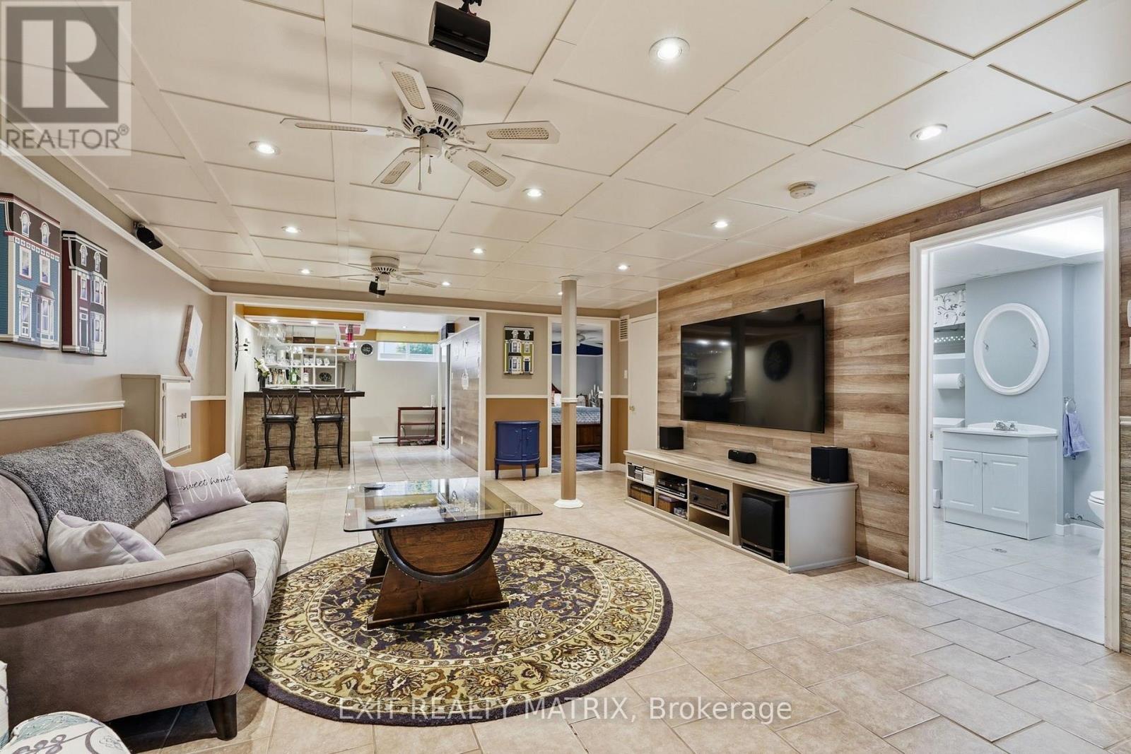554 Front Road, Champlain, ON - Indoor