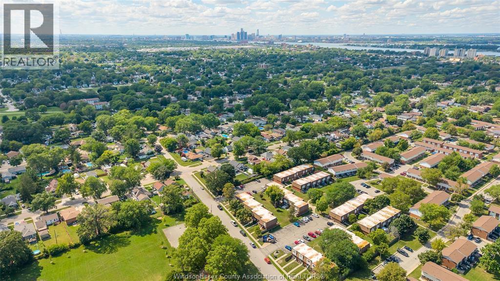 5492 Lassaline Ave #4, Windsor, ON - Outdoor With View