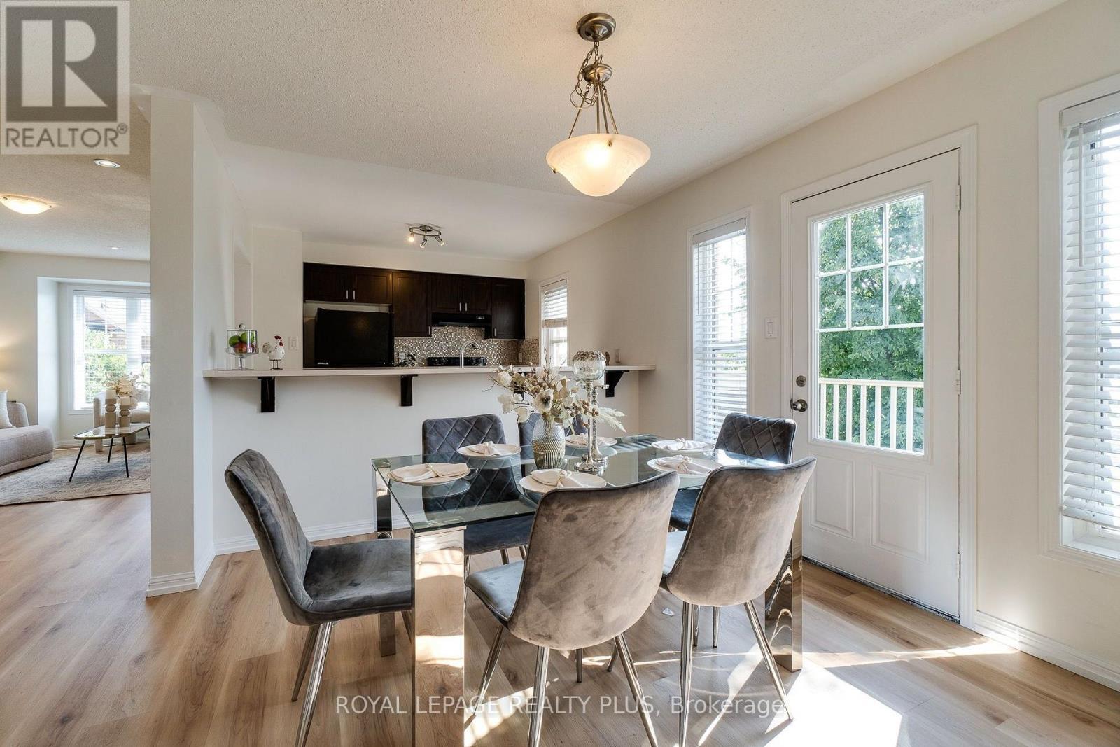 501 Cavanagh Lane, Milton, ON - Indoor Photo Showing Dining Room
