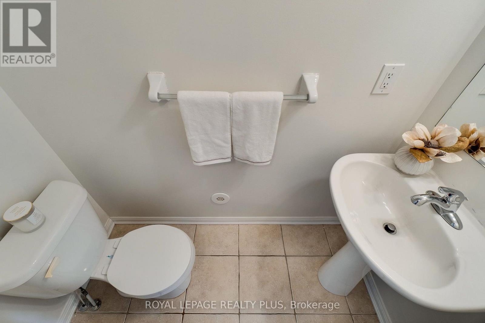 501 Cavanagh Lane, Milton, ON - Indoor Photo Showing Bathroom