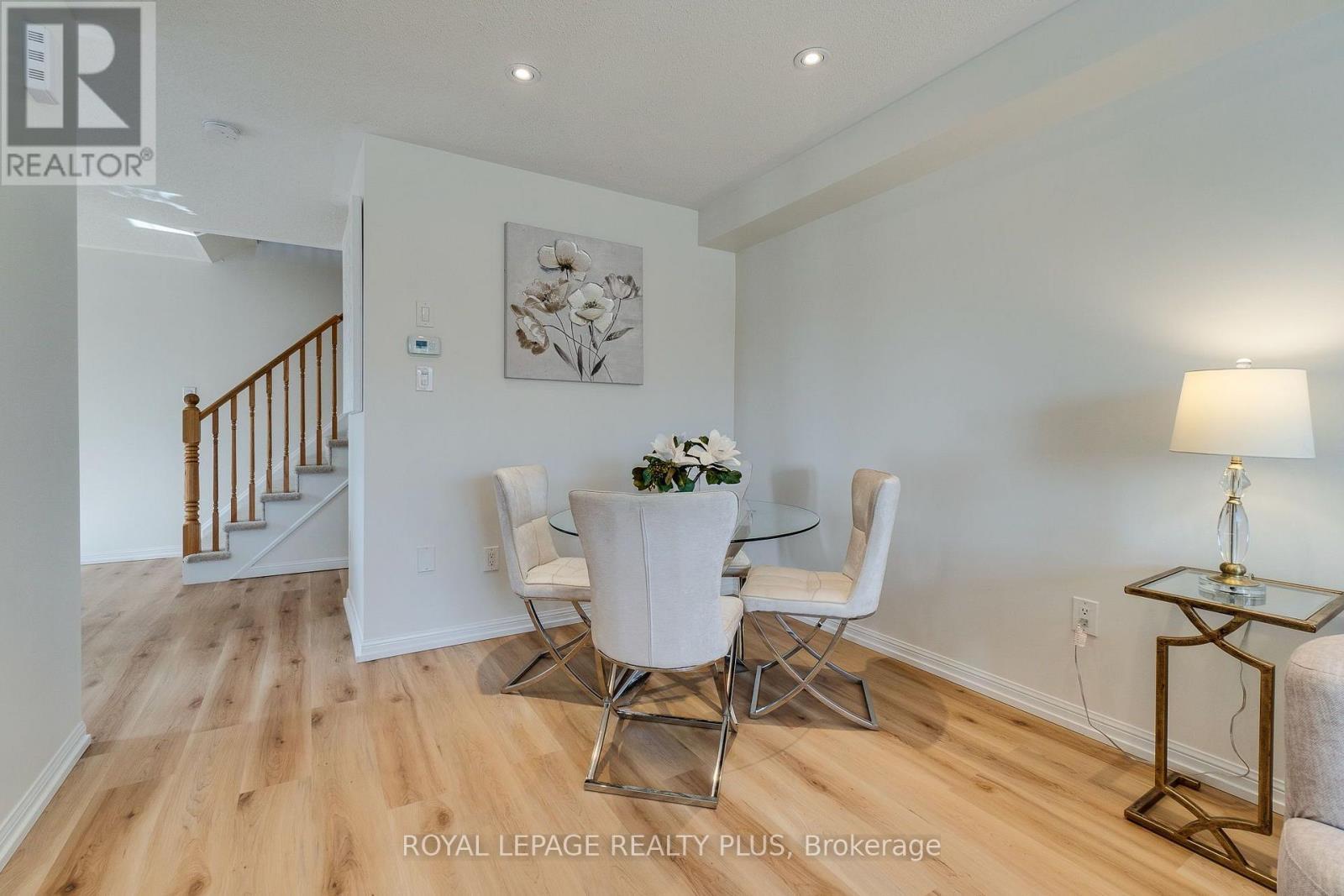 501 Cavanagh Lane, Milton, ON - Indoor Photo Showing Dining Room