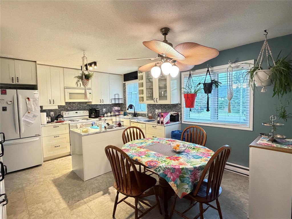 545 3Rd Avenue, Rivers, MB - Indoor