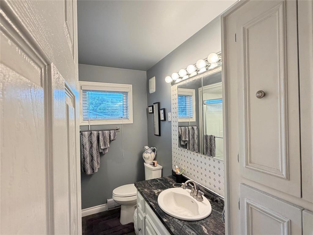 545 3Rd Avenue, Rivers, MB - Indoor Photo Showing Bathroom