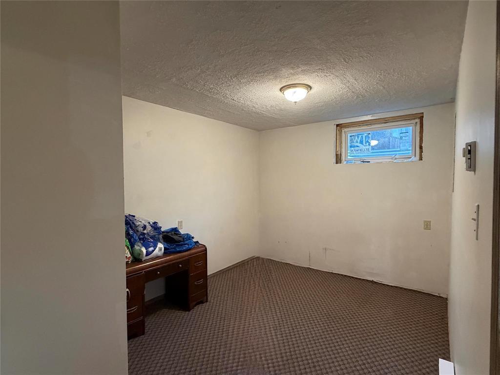 545 3Rd Avenue, Rivers, MB - Indoor Photo Showing Other Room