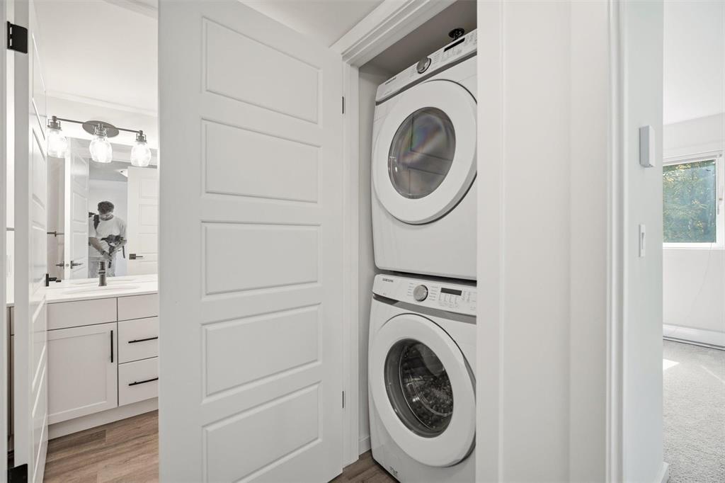 117 545 Dale Boulevard, Winnipeg, MB - Indoor Photo Showing Laundry Room