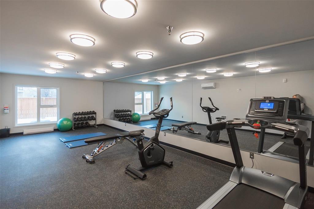117 545 Dale Boulevard, Winnipeg, MB - Indoor Photo Showing Gym Room