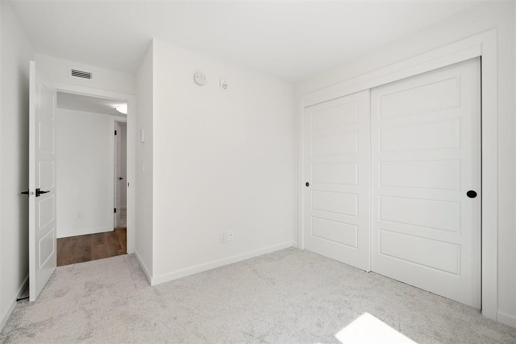 117 545 Dale Boulevard, Winnipeg, MB - Indoor Photo Showing Other Room