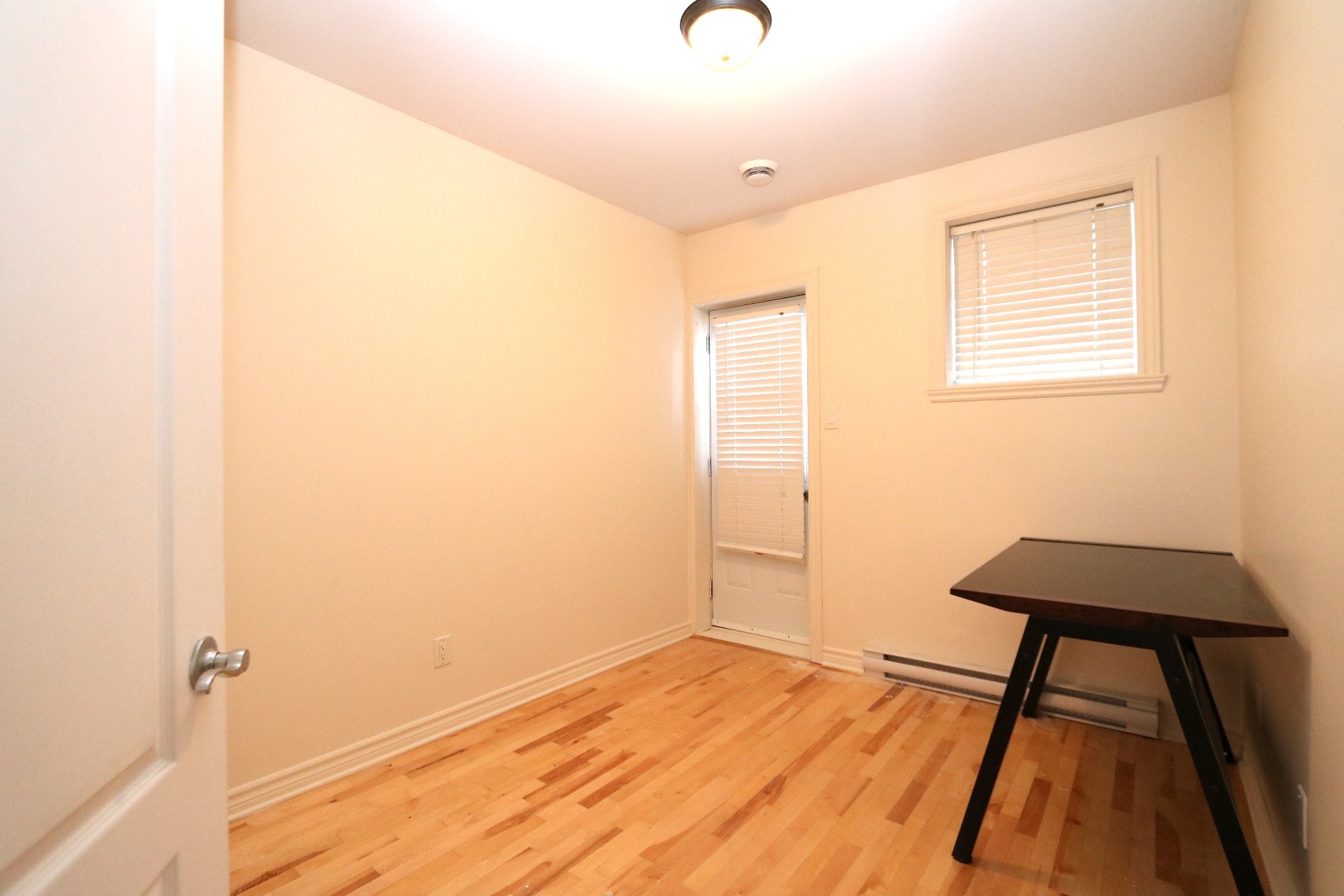 Bedroom - 002-991 Rue Atateken, Montréal (Ville-Marie), QC - Indoor Photo Showing Other Room