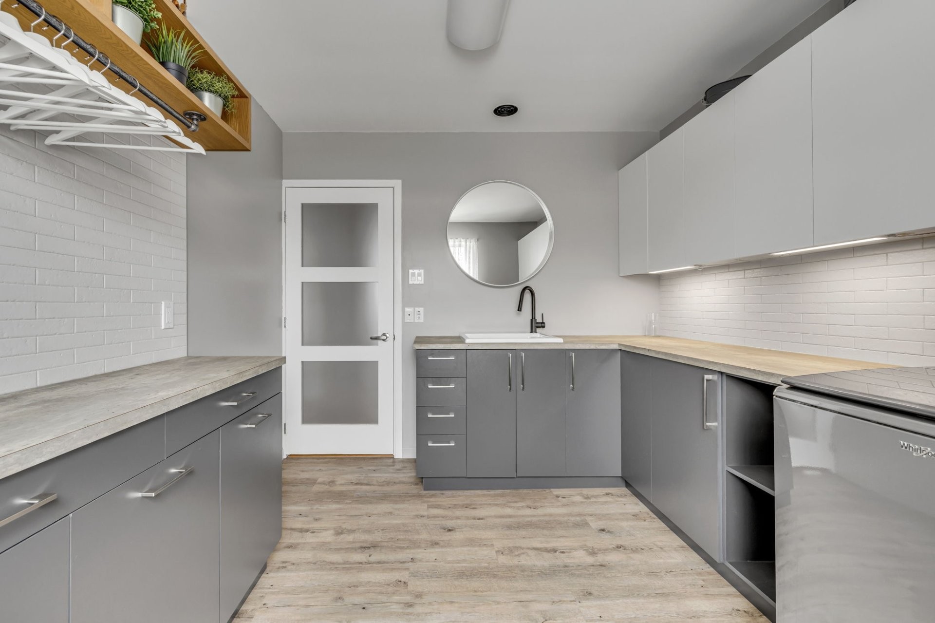 Laundry - 415 Route Campagna, Saint-Henri, QC - Indoor Photo Showing Kitchen