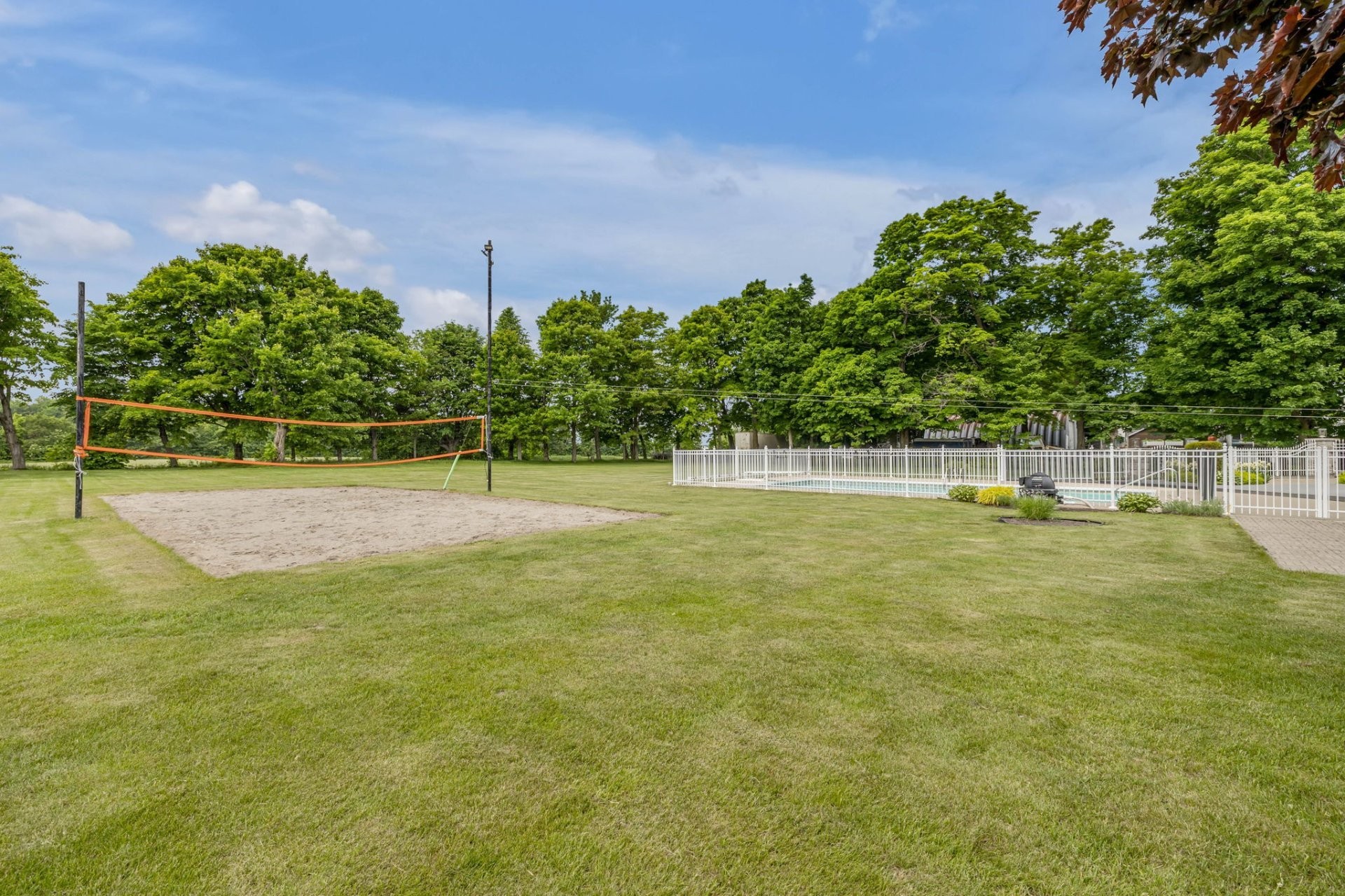 Courtyard - 415 Route Campagna, Saint-Henri, QC - Outdoor