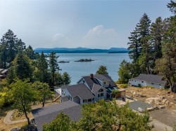 1209 Port Washington Rd Pender Island, BC V0N 2M1
