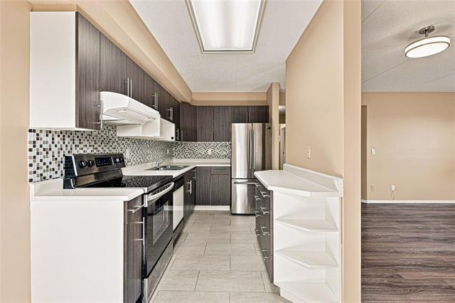 306-1840 Henderson Hwy, Winnipeg, MB - Indoor Photo Showing Kitchen With Upgraded Kitchen