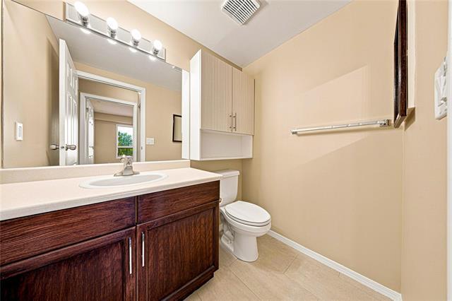 306-1840 Henderson Hwy, Winnipeg, MB - Indoor Photo Showing Bathroom