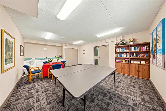 306-1840 Henderson Hwy, Winnipeg, MB - Indoor Photo Showing Other Room