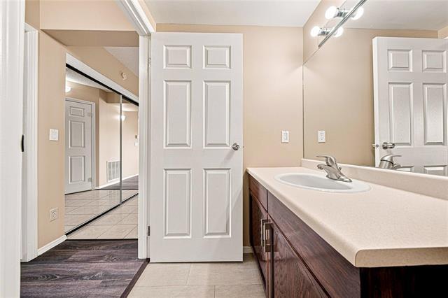 306-1840 Henderson Hwy, Winnipeg, MB - Indoor Photo Showing Bathroom