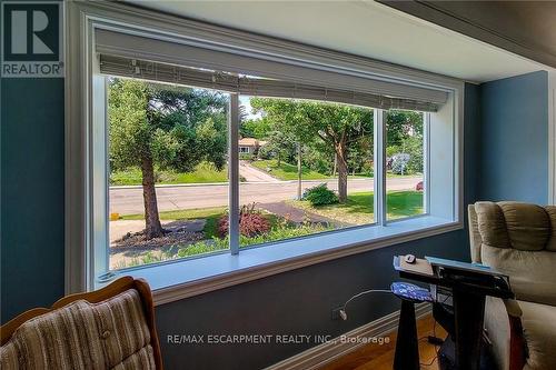 42 Lake Avenue N, Hamilton, ON - Indoor