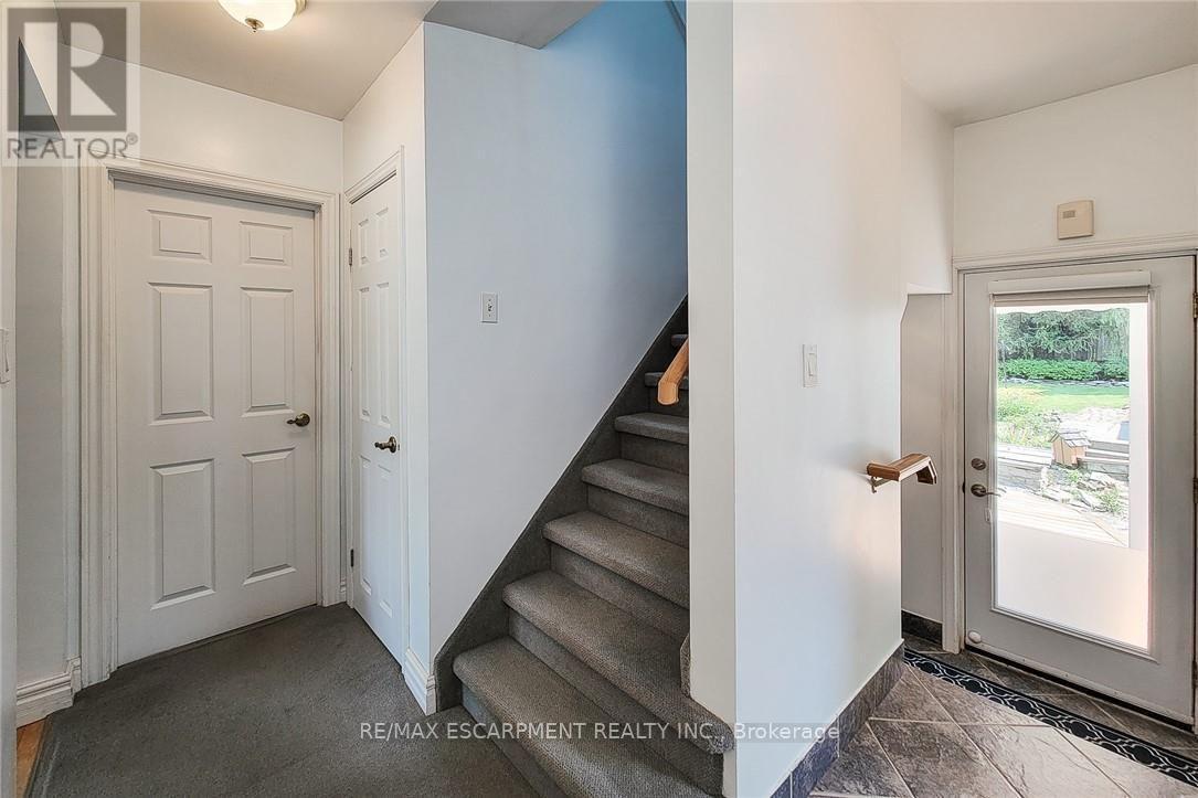 42 Lake Avenue N, Hamilton, ON - Indoor Photo Showing Other Room