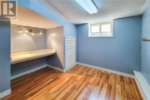 42 Lake Avenue N, Hamilton, ON - Indoor Photo Showing Other Room
