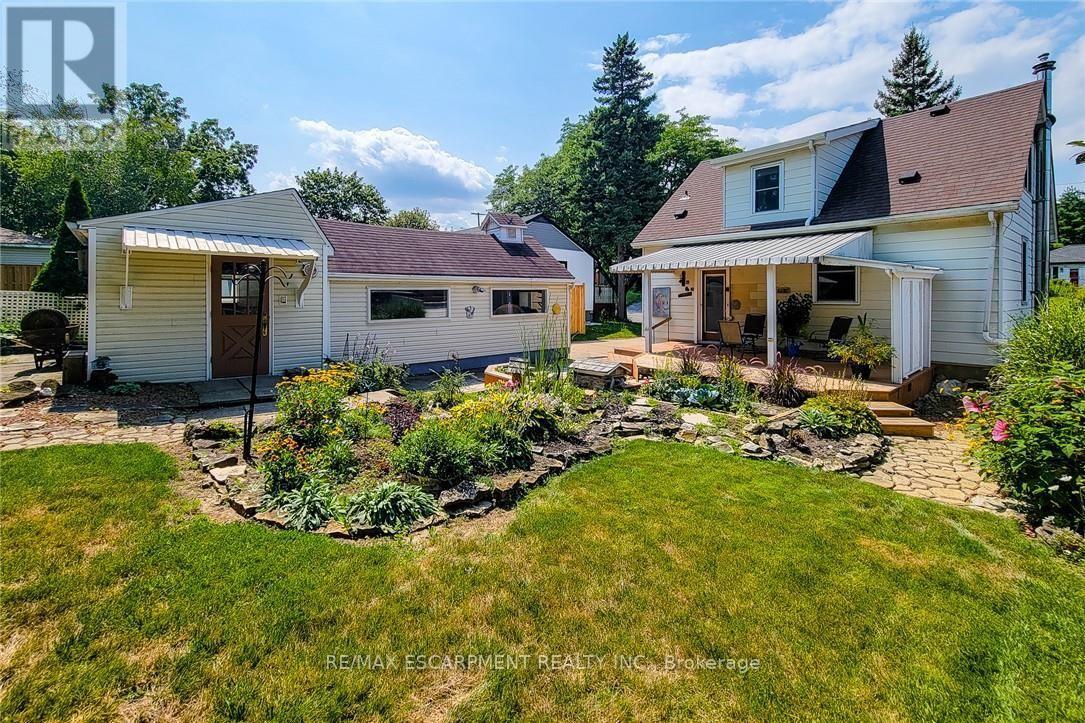 42 Lake Avenue N, Hamilton, ON - Outdoor With Deck Patio Veranda