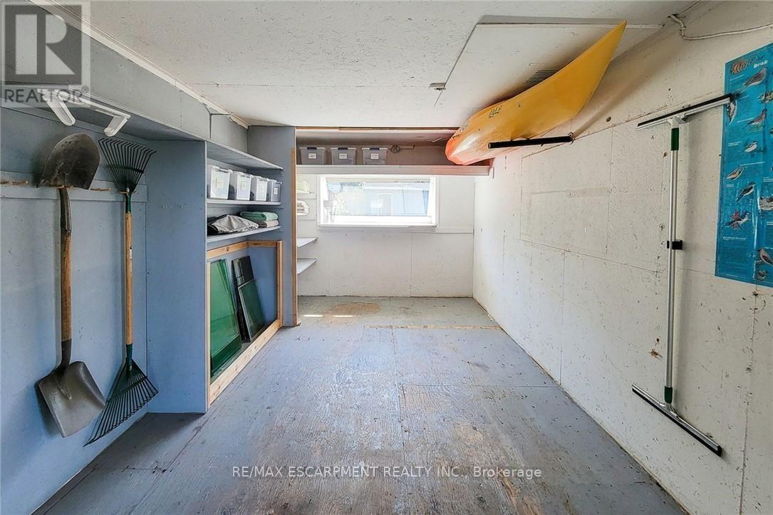 42 Lake Avenue N, Hamilton, ON - Indoor