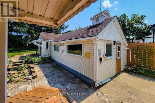 42 Lake Avenue N, Hamilton, ON - Outdoor With Exterior