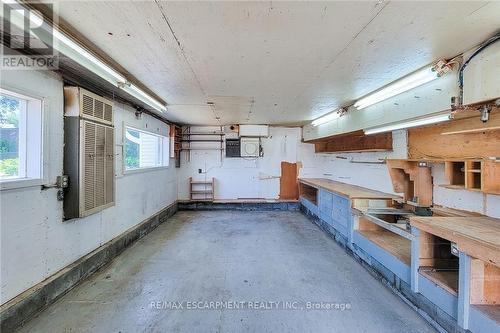 42 Lake Avenue N, Hamilton, ON - Indoor Photo Showing Garage