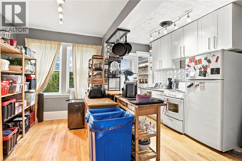 83 Napier Street, Hamilton, ON - Indoor Photo Showing Kitchen