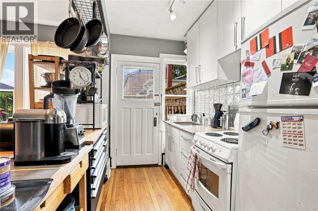 83 Napier Street, Hamilton, ON - Indoor Photo Showing Kitchen