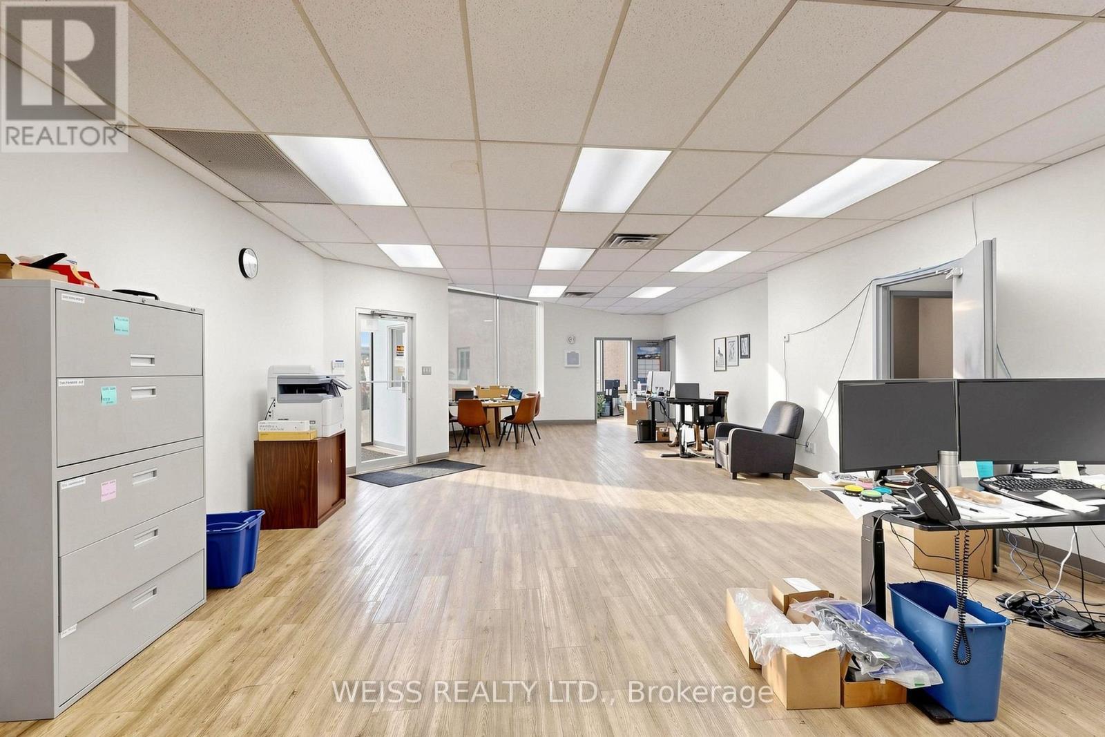 1581 Courtneypark Drive E, Mississauga, ON