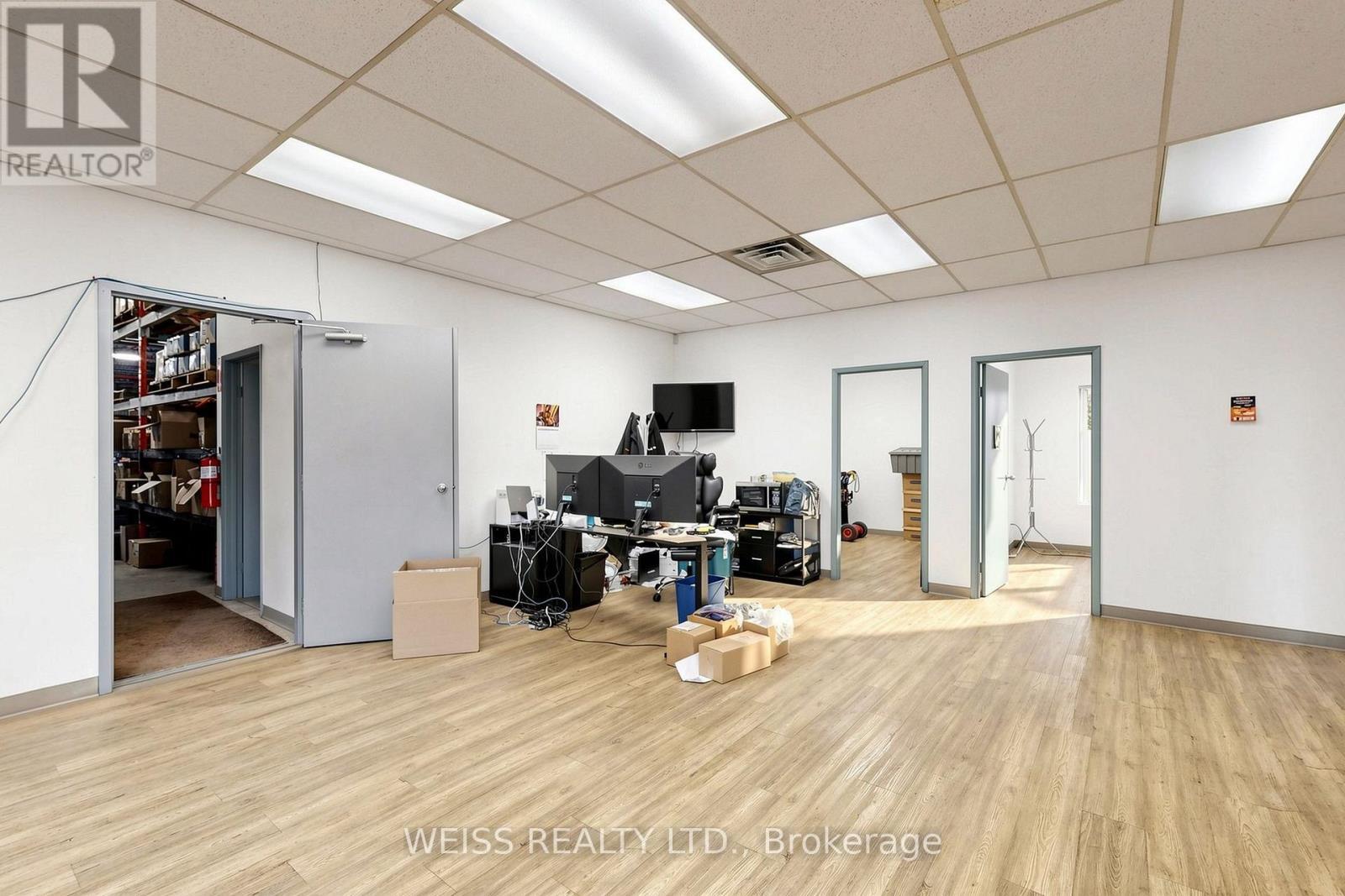 1581 Courtneypark Drive E, Mississauga, ON