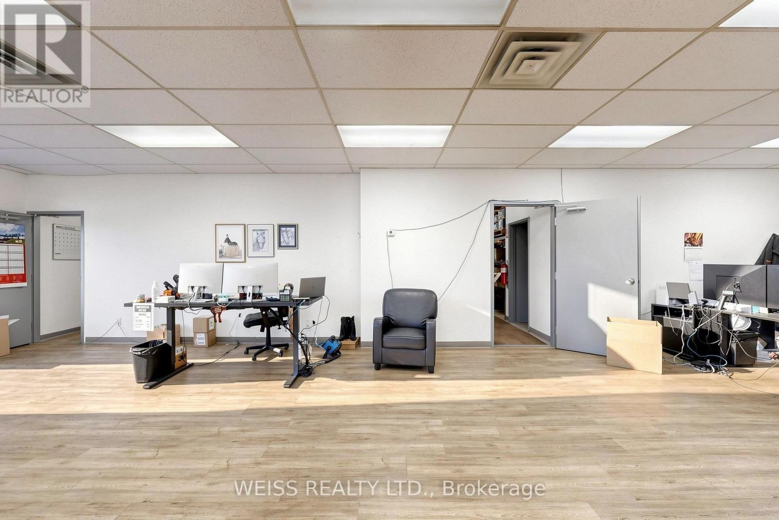 1581 Courtneypark Drive E, Mississauga, ON
