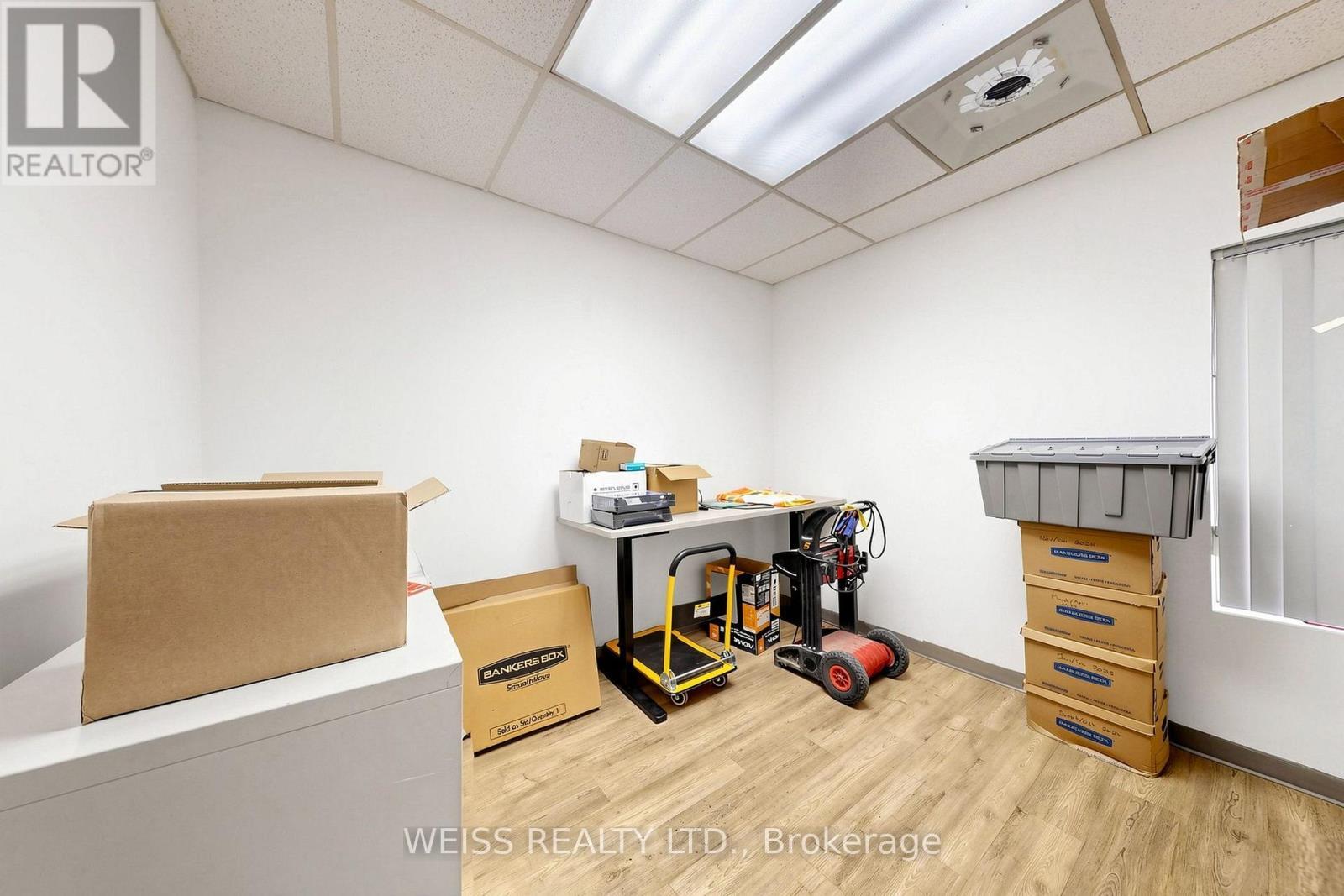 1581 Courtneypark Drive E, Mississauga, ON