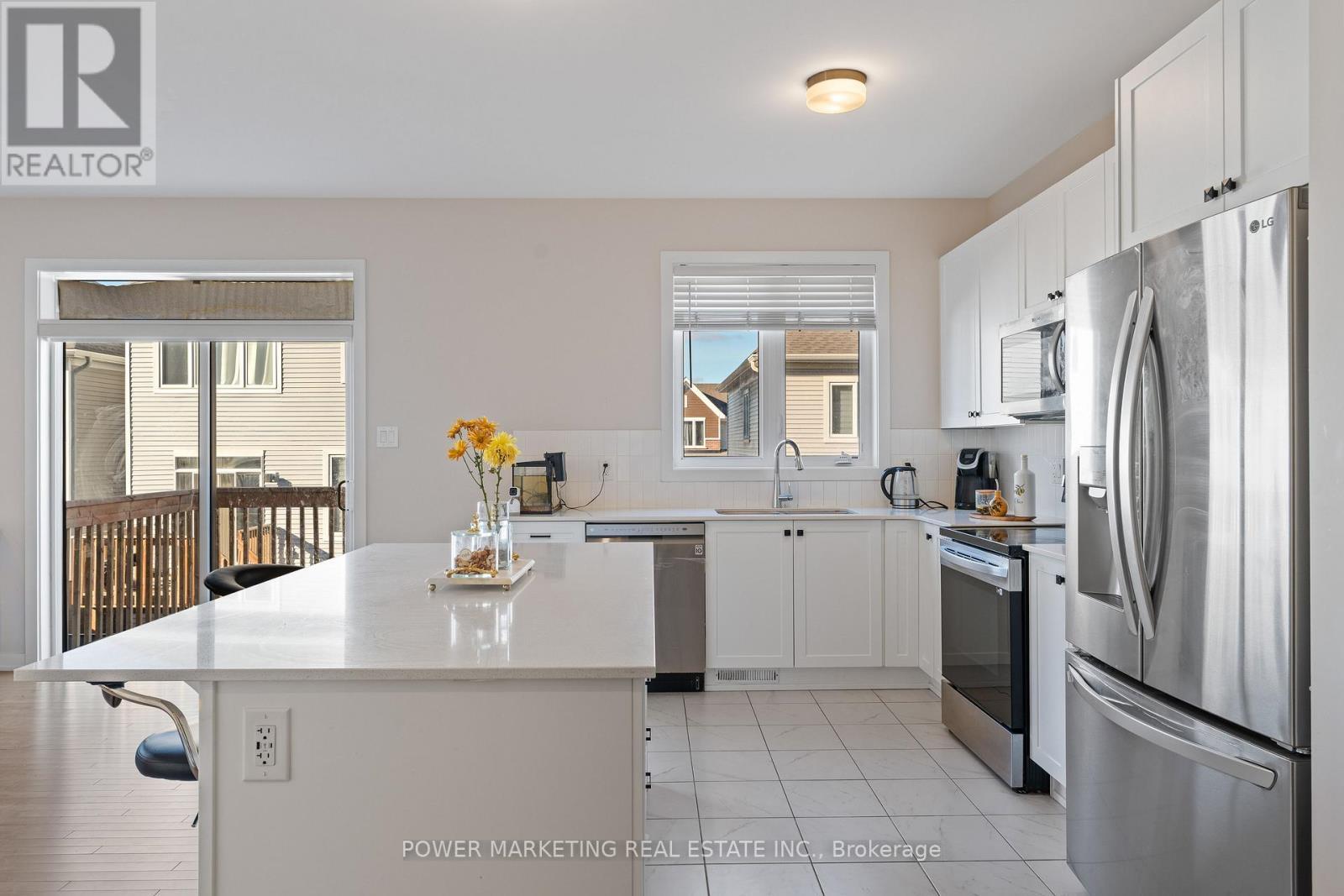 228 Appalachian Circle, Ottawa, ON - Indoor Photo Showing Kitchen With Stainless Steel Kitchen
